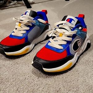 Mens/big boys size 9 champion tennis shoes